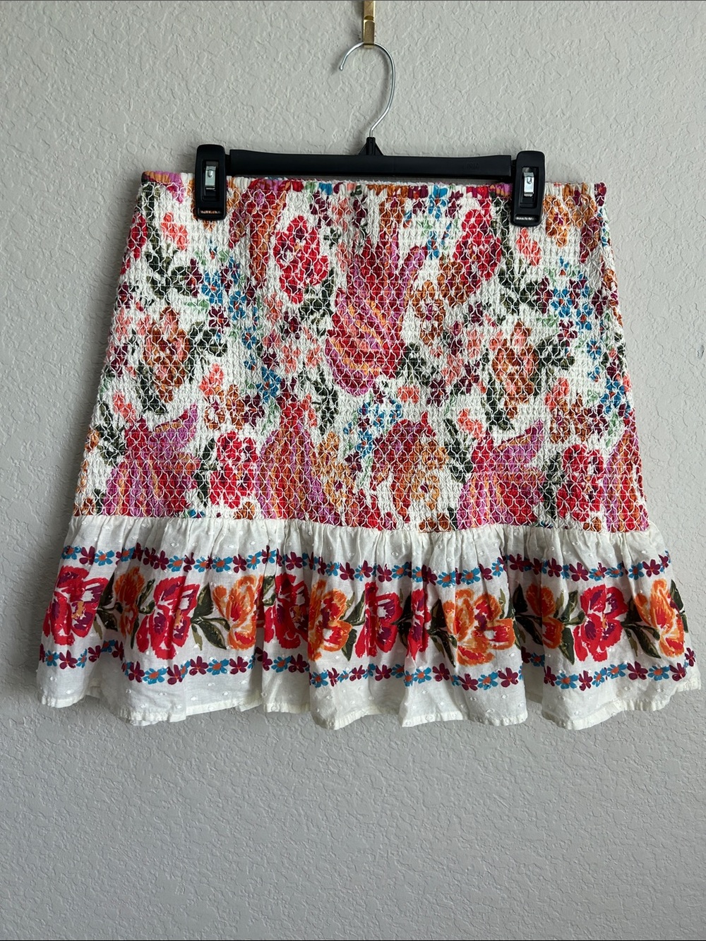 FARM Rio White Mini Skirt with Pink, Red and Orange Floral Print